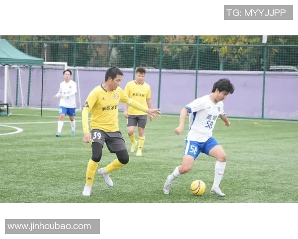 足球明星亲临扬州激情踢球视频精彩瞬间回顾